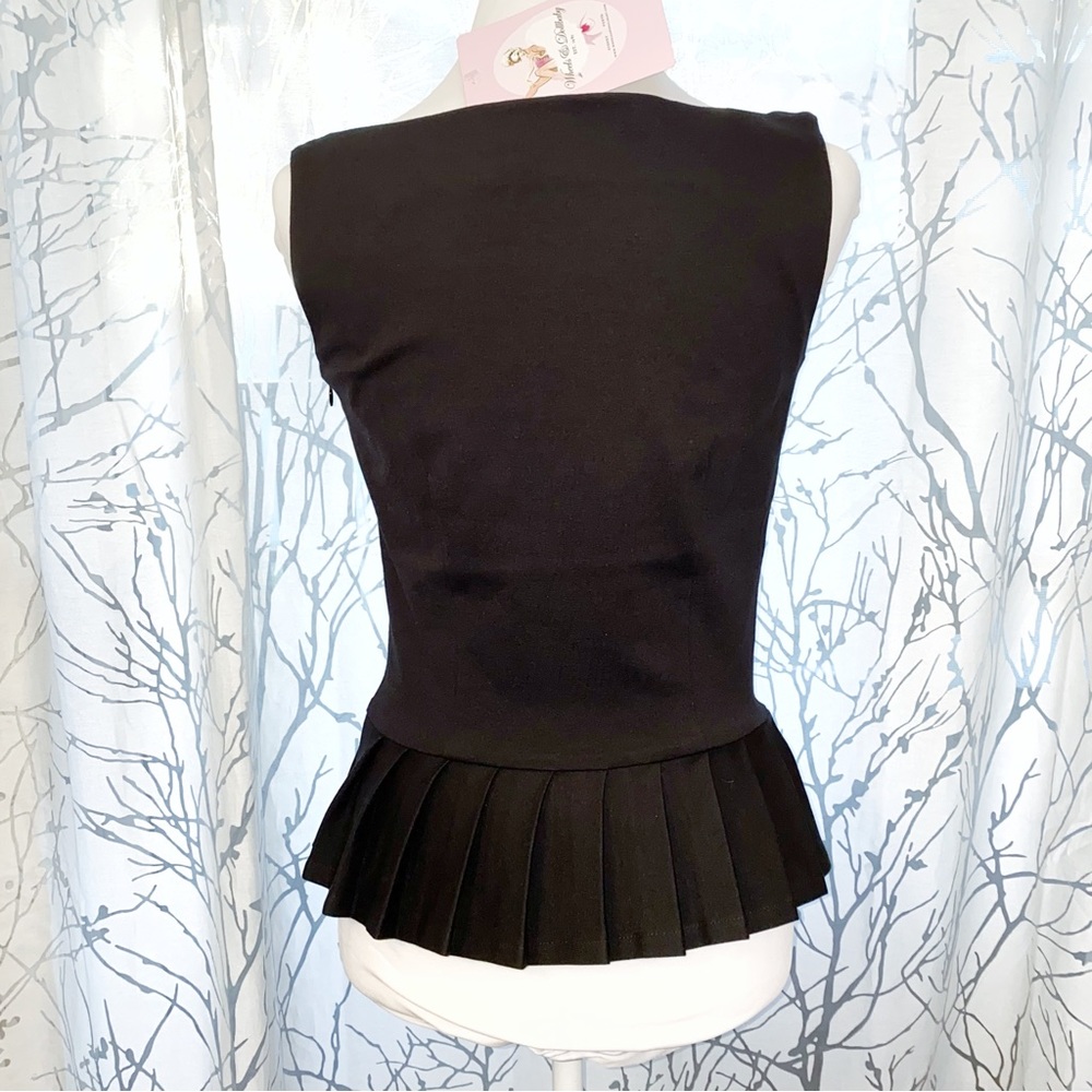 Wheels & Dollbaby black satin upper East side sleeveless pleated boat neck top - Picture 2 of 7